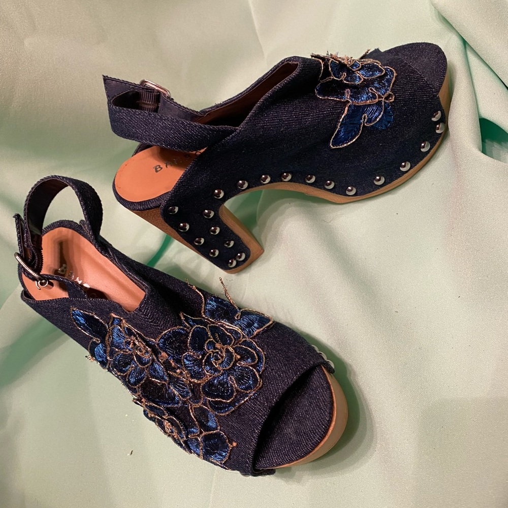 Blue Jean baboom pumps